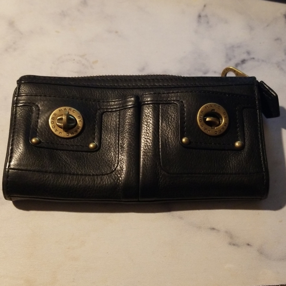 MARC by Marc Jacobs | Totally Turnlock Wallet